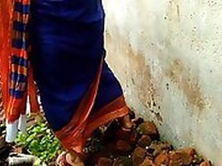 Busty Indian Bhabhi In Mumbai Public