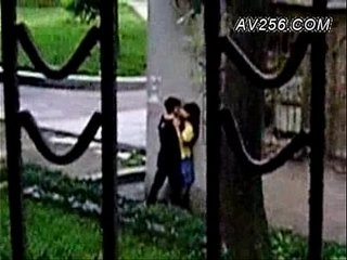 小情侶戶外慾火焚身